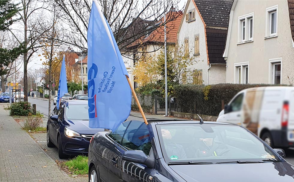 „Betriebsgruppe Opel Rüsselsheim beteiligt sich an Autokorso durch die Stadt